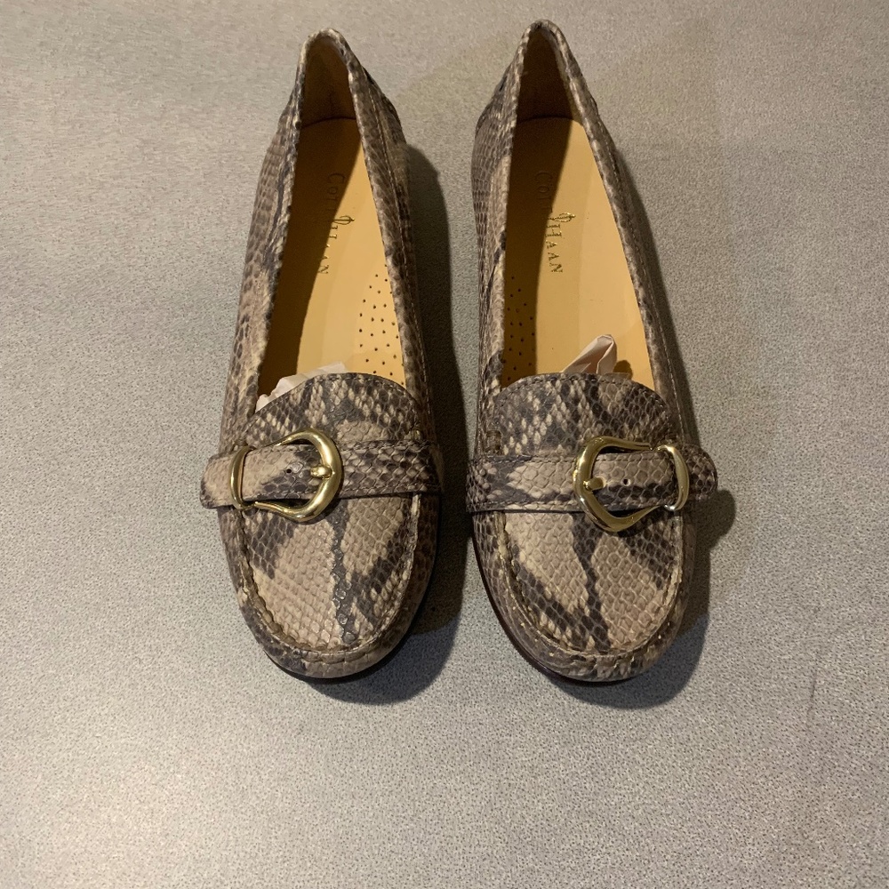 Cole Haan Beige Snakeprint Leather Loafers sz 8.5 M